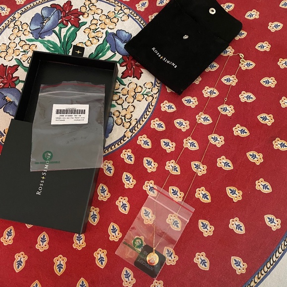 Ross-Simons l Diamond Paw Print Circle Pendant Necklace 18KT Gold Over Sterling - Picture 9 of 16